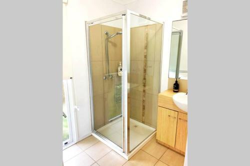 Apollo Ocean Blue ~ Oceanview ~wifi ~pet Friendly