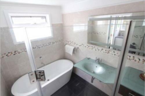 Lighthouse Retreat - Pet Friendly Free Wifi