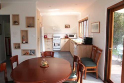 Lighthouse Retreat - Pet Friendly Free Wifi