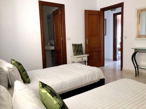 Spacious And Light Two Bedroom Apartment In Mijas!