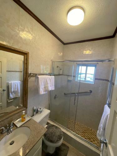 2-bed Apartment Drax Hall Ocho Rios AC And Wifi
