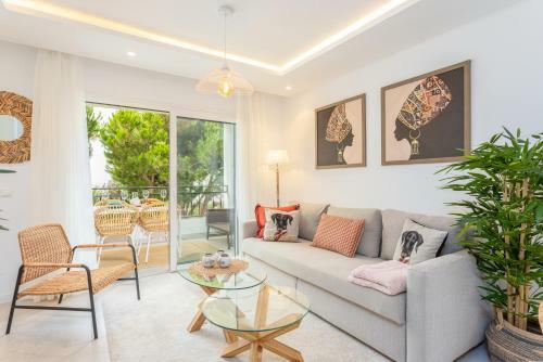 Club Delta Apartments By Ghr Rentals