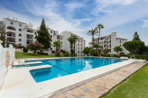 Club Delta Apartments By Ghr Rentals