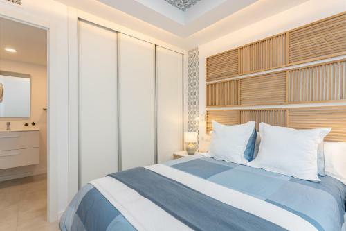 Club Delta Apartments By Ghr Rentals