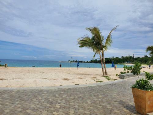 Mobay House With Hillside View Close To Beach