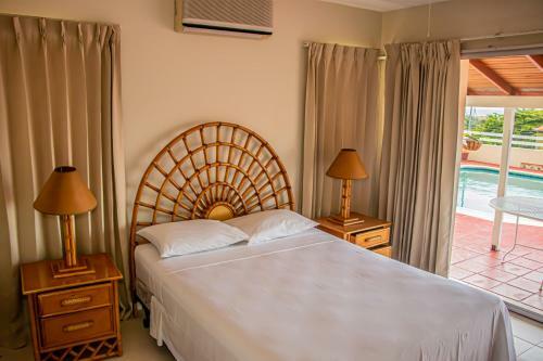 Hostal The Whytehouse Villa