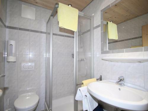 Holiday Home Am Weitfeld Langenfeld