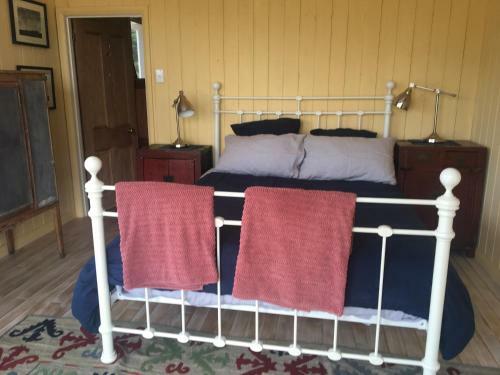 The Woolshed And Farmhouse Blue, Bruny Island