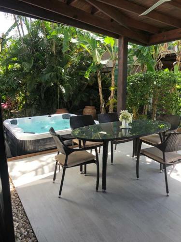 Tikal Villa (jamaica)