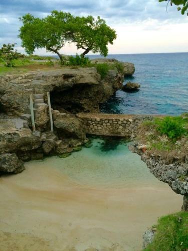 Tikal Villa (jamaica)