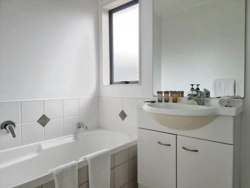 Beautiful 3br House, Westgate