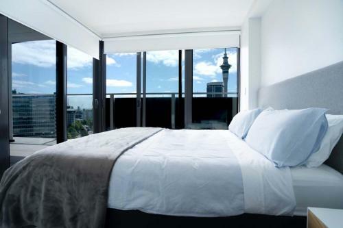 Apartment With Brilliant Views In Auckland Cbd