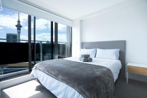 Apartment With Brilliant Views In Auckland Cbd