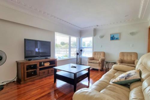 Apartamento Awesome 3 - Bedroom Unit With Free Parking - Wifi