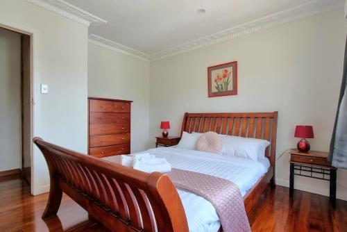 Apartamento Awesome 3 - Bedroom Unit With Free Parking - Wifi
