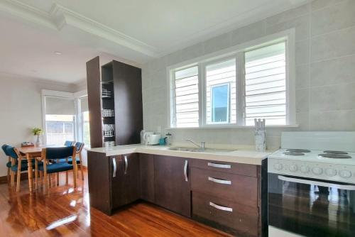 Apartamento Awesome 3 - Bedroom Unit With Free Parking - Wifi