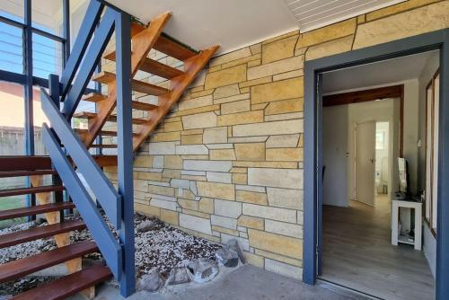 Apartamento Awesome 3 - Bedroom Unit With Free Parking - Wifi