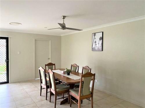 Award Winner House 4 Beds 2 Baths Airconditioned In Gladstone