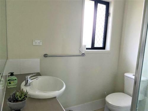 Award Winner House 4 Beds 2 Baths Airconditioned In Gladstone