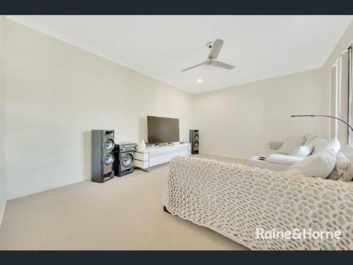 Award Winner House 4 Beds 2 Baths Airconditioned In Gladstone