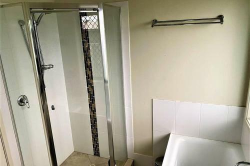 Award Winner House 4 Beds 2 Baths Airconditioned In Gladstone