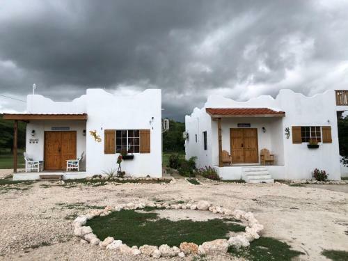 Azteca Villas