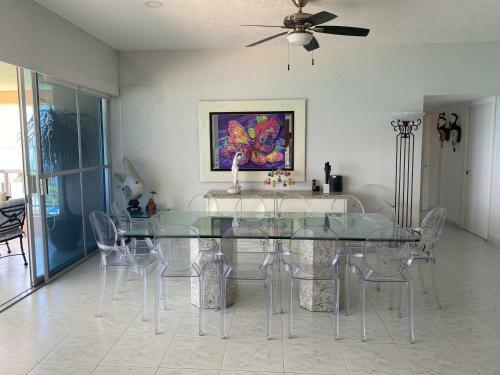 Beachfront Apartment In Acapulco, Ideal For Vacation Or Remote Working