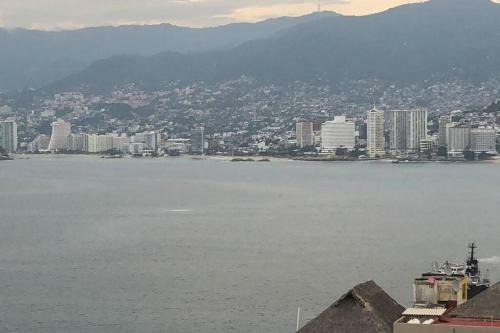 Apartment With Great Location And View To Acapulco