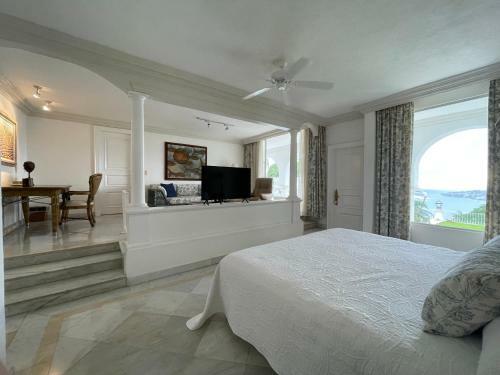 Villa Jade Luxury Full Service Staff Villa