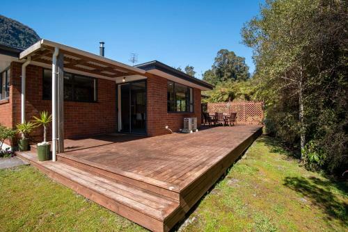 Apartamento Six Kamahi Guest House & Studio Unit