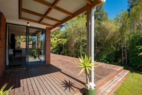 Apartamento Six Kamahi Guest House & Studio Unit