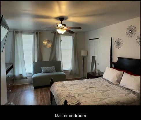 Bed & Breakfast Cozy Historic Getaway