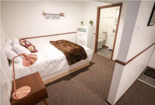 Apartamento Banff's Enchanted Forest Basement Suite