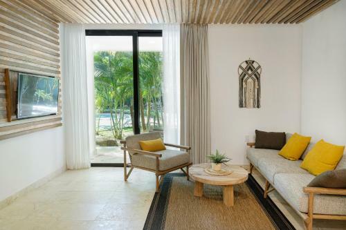 Tranquil Caribbean Apartment With Spacious Lovely Terrace