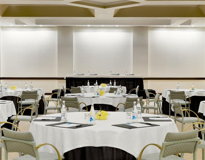 Pine Cliffs Hotel, A Luxury Collection Resort