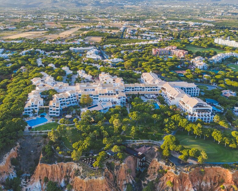 Pine Cliffs Hotel, A Luxury Collection Resort