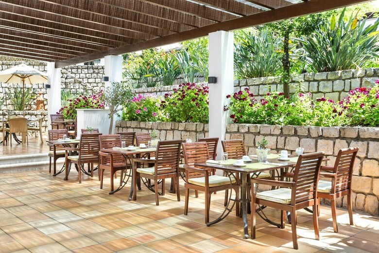 Pine Cliffs Hotel, A Luxury Collection Resort