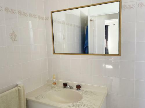 Apartamento Crystal Waters-2 Bed, 2 Bathroom, Beachfront Unit!