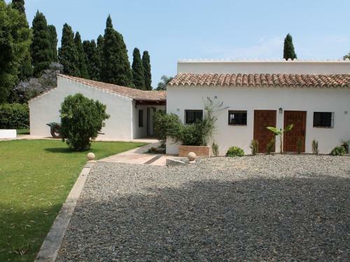 Luxurious Villa In Marbella With Swimming Pool