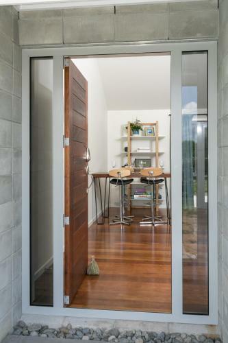 Spacious Modern Two-bedroom Apartment