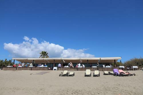 Wood House Close Beach