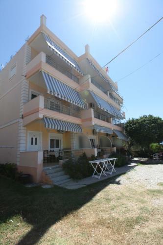 Alexia Apartments