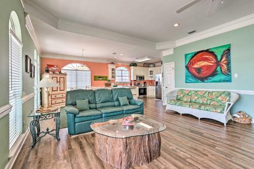 Bright Pastel Island Home With Sunset View And Grill!