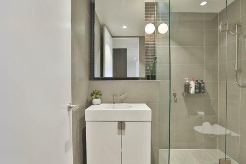 Box Hill Central Sky One Apartment
