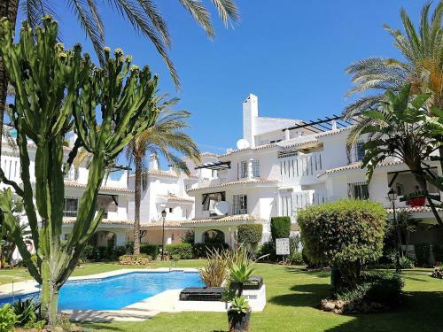Apartamento Los Naranjos Puerto Ban�s VI