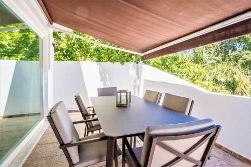 Luxury Villa With Swimming Pool And Jacuzzi