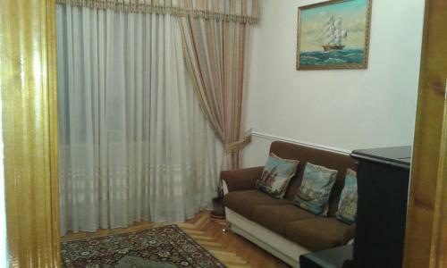 Neftiannikov Avenue Apartment