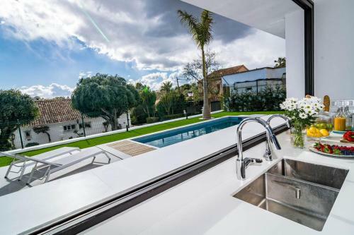Vlg-modern 5 Bedroom Villa Close To Beach
