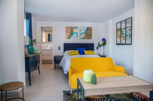 Hostal Seven Golden Mile
