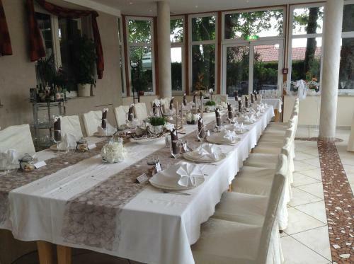 Hotel Restaurant B�ck "roter Hahn"
